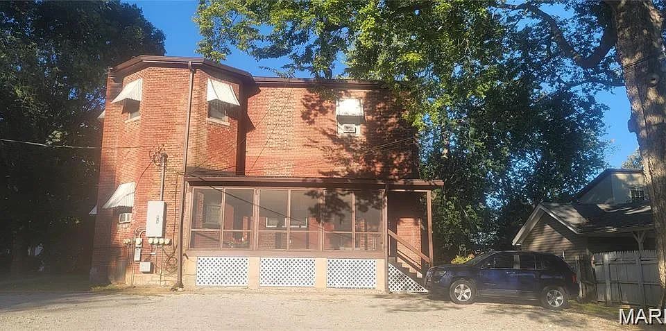 Building Photo 4