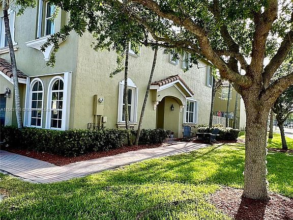 4th image of 1416 SE 25th Ave #1416