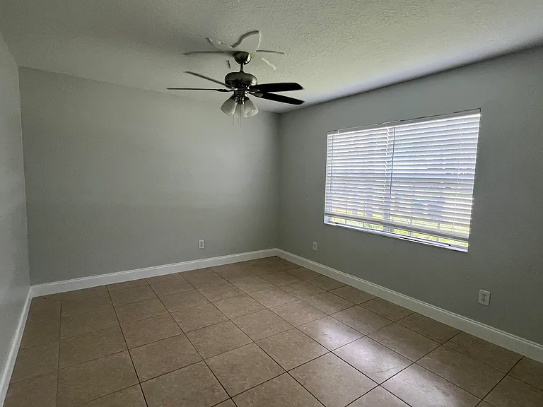 1790 SE North Buttonwood Dr — Photo 5