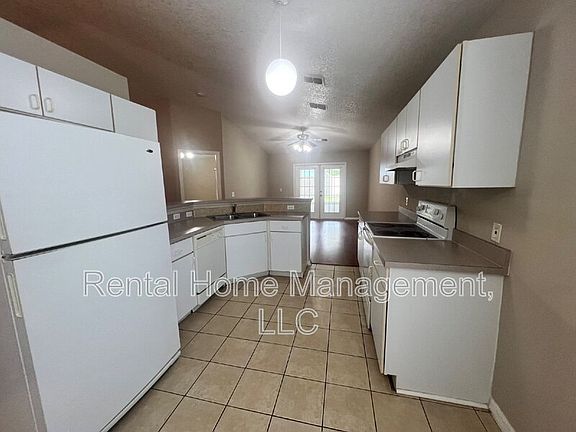3rd image of 10128 Dean Chase Blvd