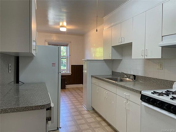 5th image of 139 Croton Ave APT H