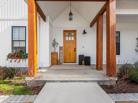 3rd image of 136 Pocola Way