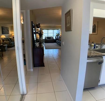 4th image of 2840 SW 22nd Ave APT 303