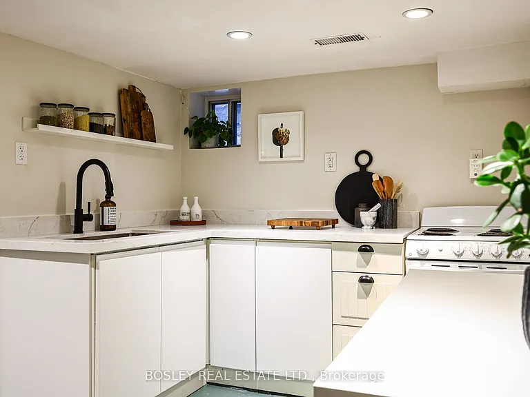 16 Hallam St #BASEMENT — Photo 16