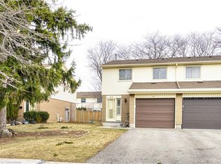 150 Gateshead Cres #41, Hamilton, ON L8G4A7