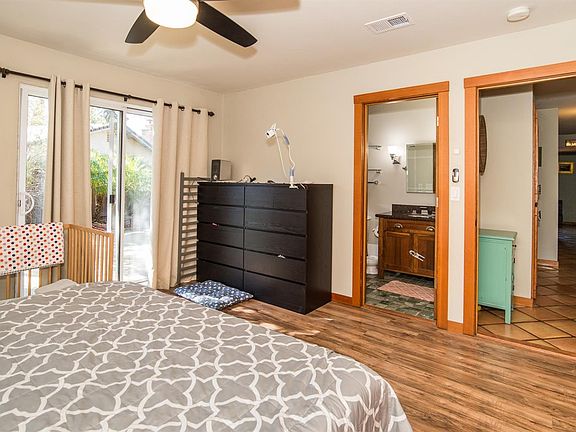 4th image of 1726 Donner Way