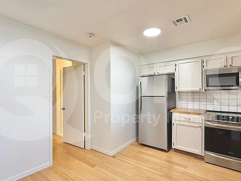 5608 Cougar Dr #220 — Photo 3