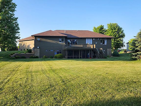 5th image of 245 Northwood Dr