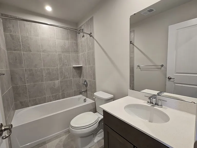 4928 Dunhaven Dr — Photo 36