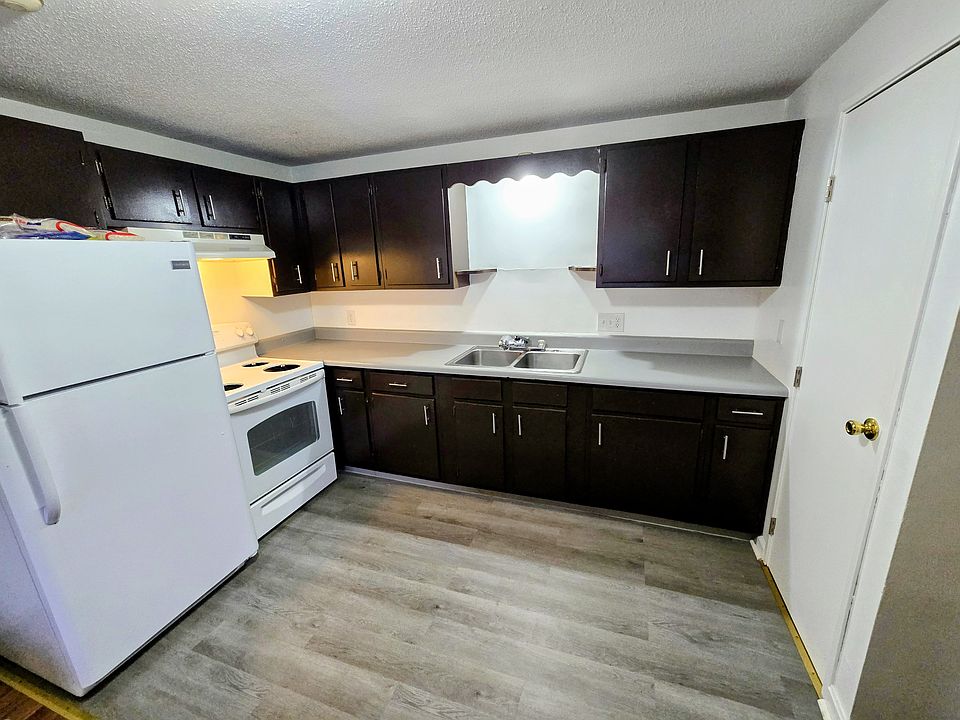 1st image of 320 Bennett St