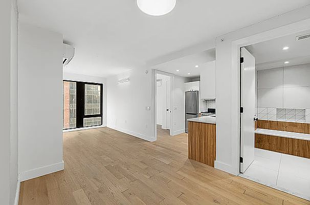 1st image of 60 W 125th St #1106