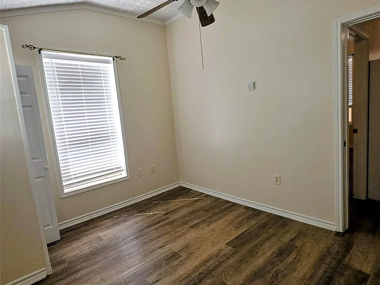 601B W Washington Ave #B — Photo 10