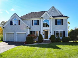 8 Blossom Cir, Natick, MA 01760