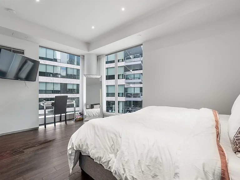 22 Liberty Dr #9G — Photo 18