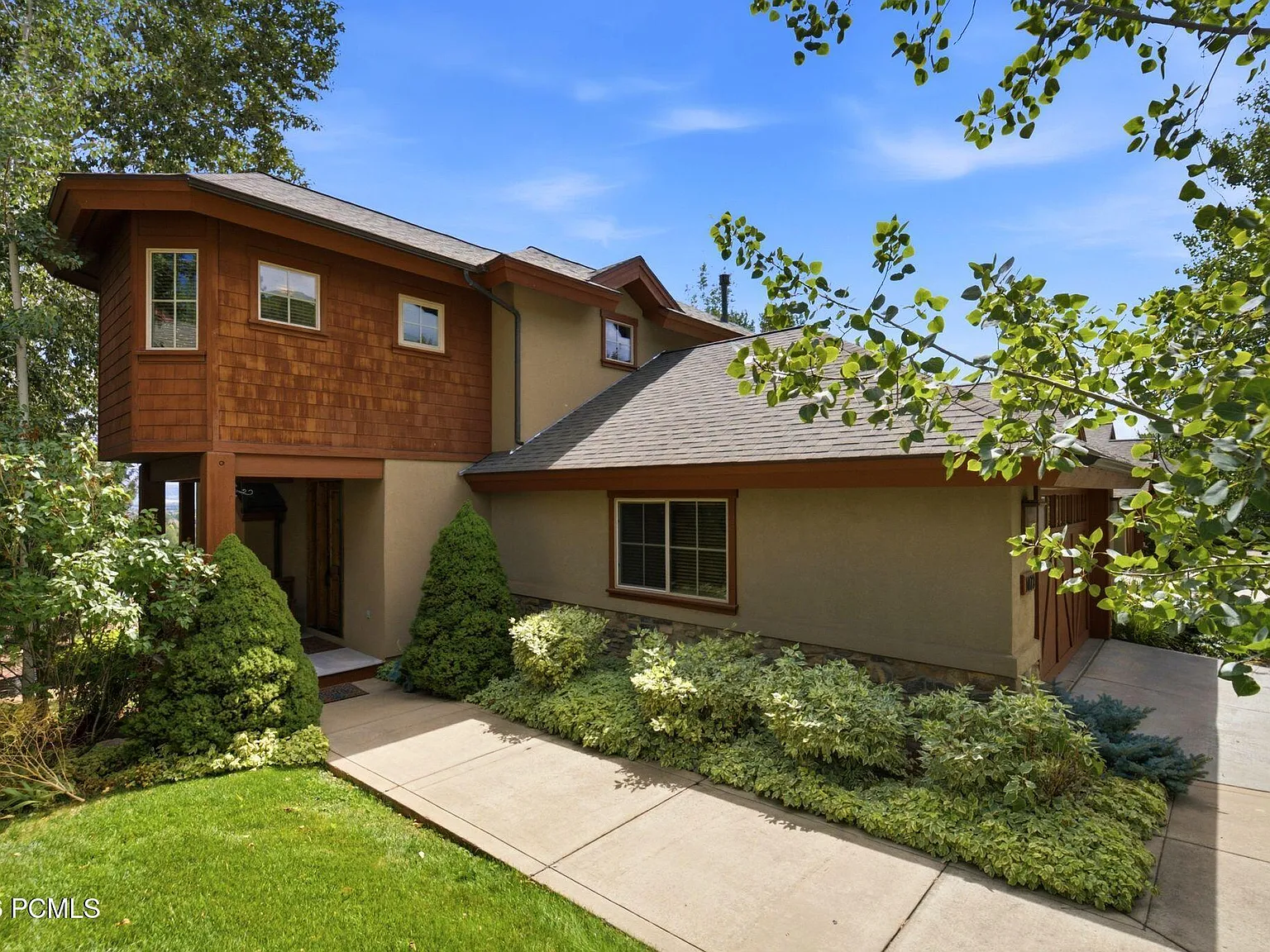 4 bed, 3.5 bath, 2701 sqft, $4,500 — Photo 1