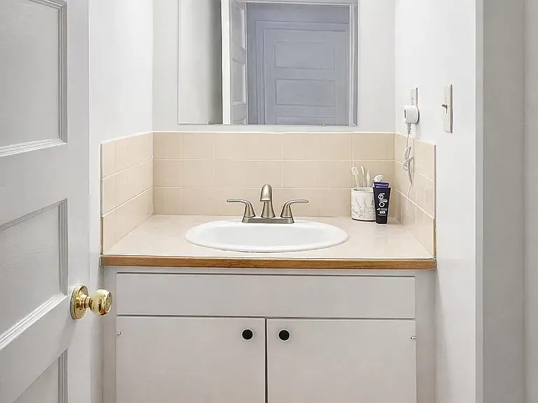 207 Russell St #B — Photo 8