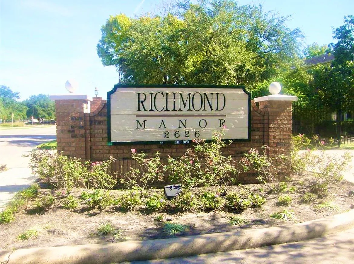 2 bed, 880 sqft, $1,300 — Photo 2