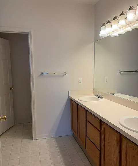 1452 Fox Pointe Cir — Photo 13