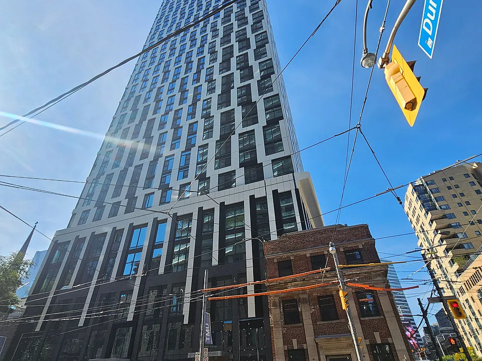 252 Church St #1912