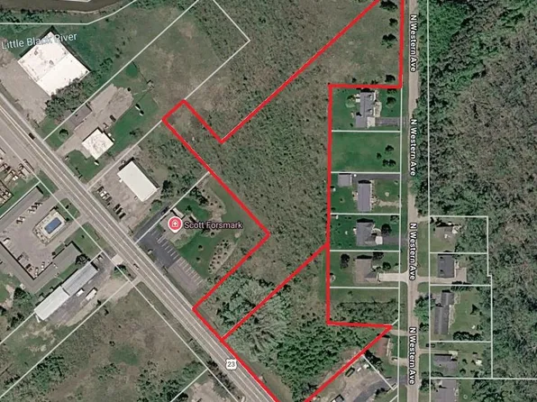 1346 Mackinaw Ave, Cheboygan, MI 49721