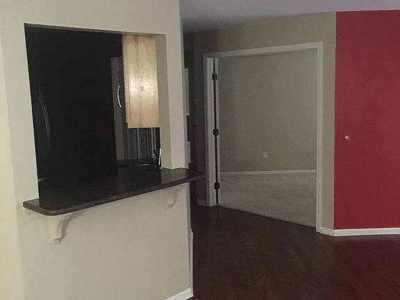 4th image of 221 Oakbrooke Dr #6-2-20