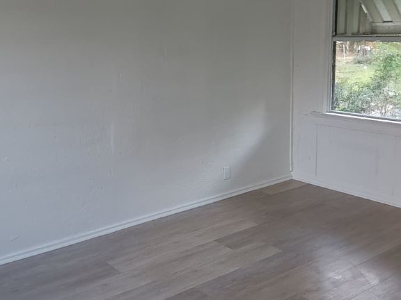 4th image of 4730 Galveston St