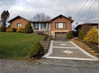 208 Buckles Ave, Houston, PA 15342