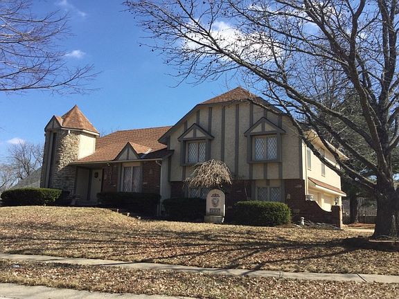 2nd image of 9013 Evanston Ct