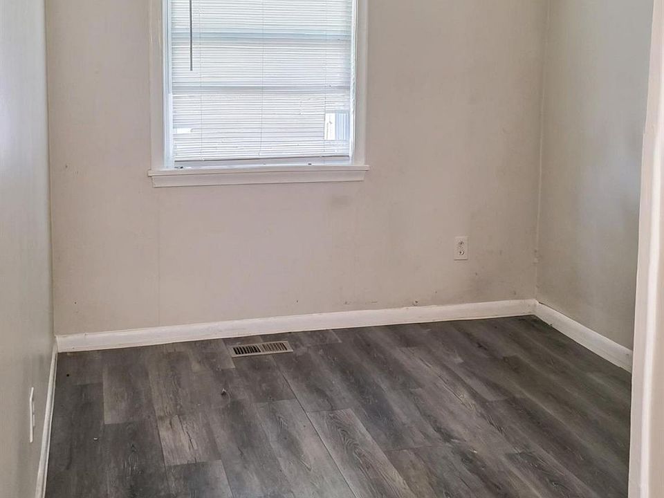 639 Heights Rd, photo 14