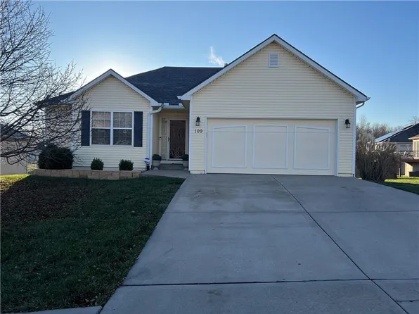 109 NW 90th Pl, Kansas City, MO 64155