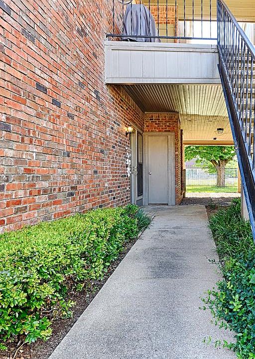 1st image of 2730 Silver Creek Dr APT 129