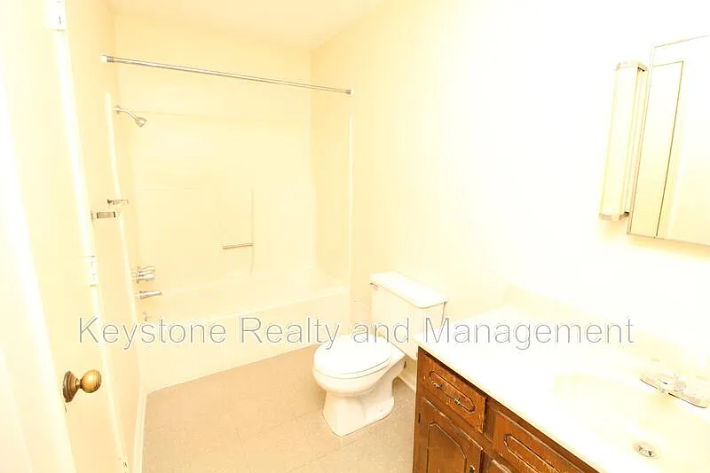 2 bed, 1.0 bath, 850 sqft, $895 — Photo 4