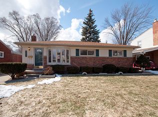 9277 Woodring St, Livonia, MI 48150