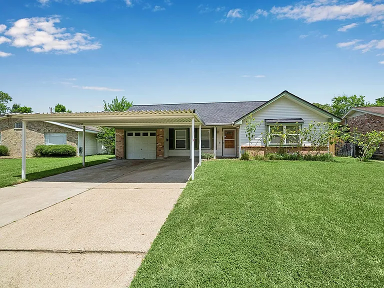 7050 Cole Creek Dr — Photo 1