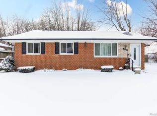 19736 McKishnie St, Clinton Township, MI 48035