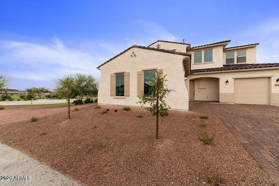 6 bed, 4.5 bath, 3693 sqft, $3,450 — Photo 2