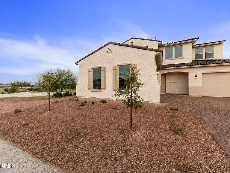 19793 W Earll Dr — Photo 2