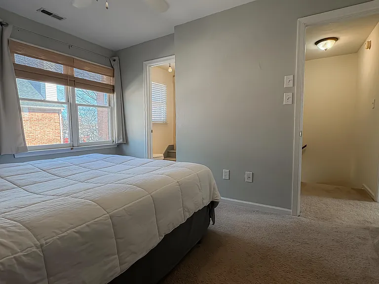 519 W 20th St — Photo 29
