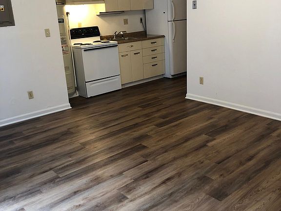 2nd image of 107 E Main St #10