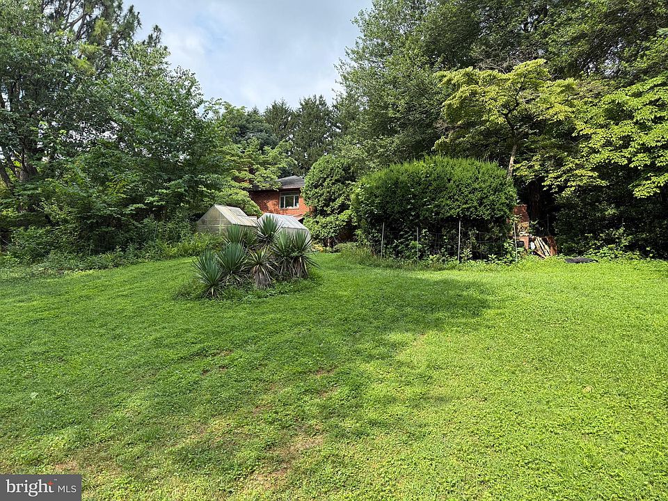 2nd image of 606 Midland Rd