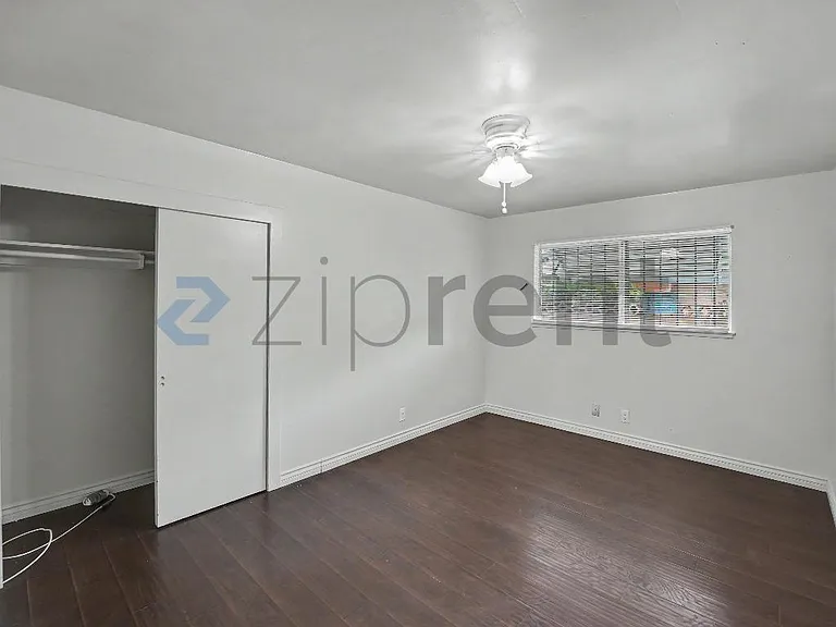 766 E Pillsbury St — Photo 13