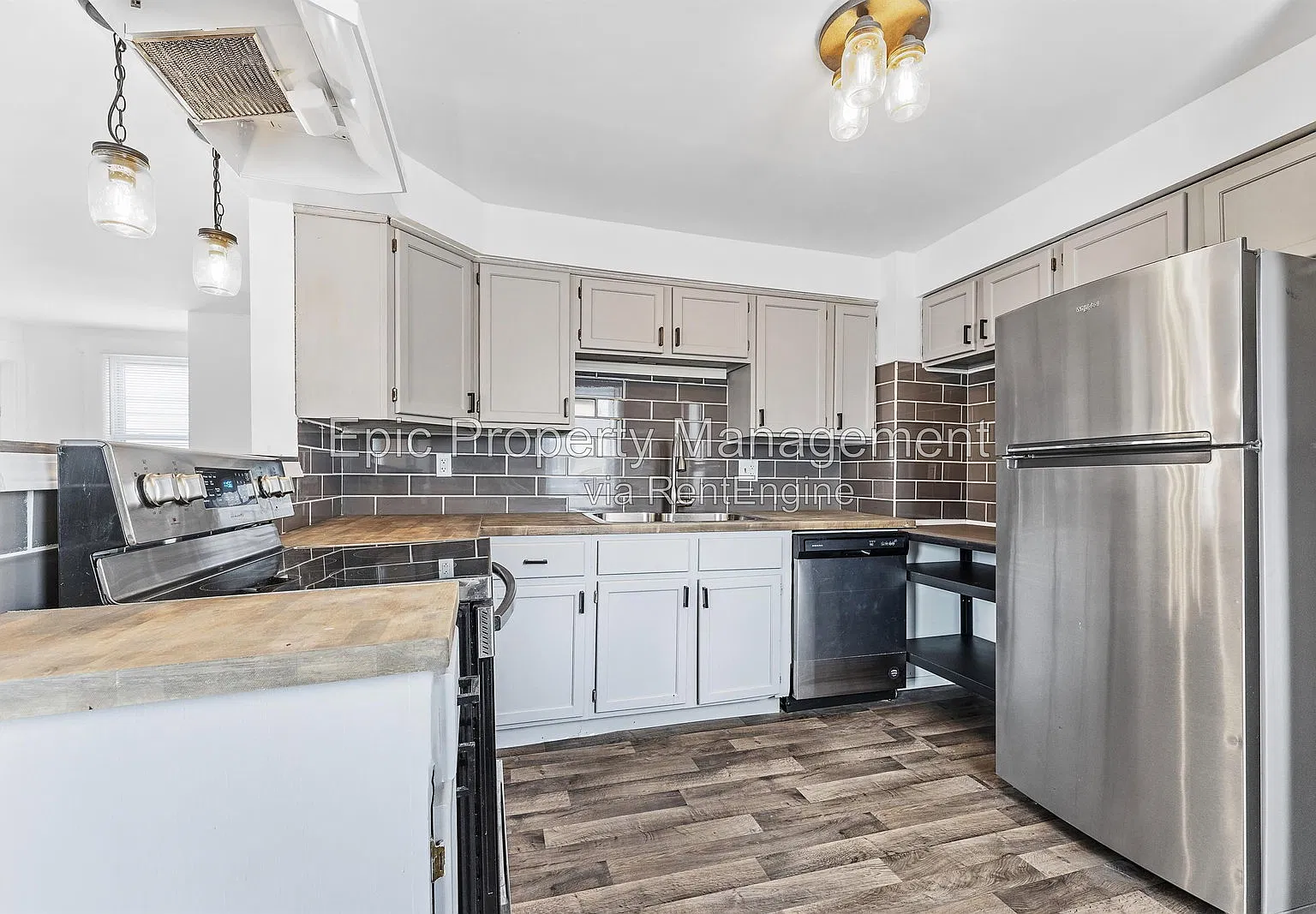 4 bed, 2.0 bath, $1,995 — Photo 2
