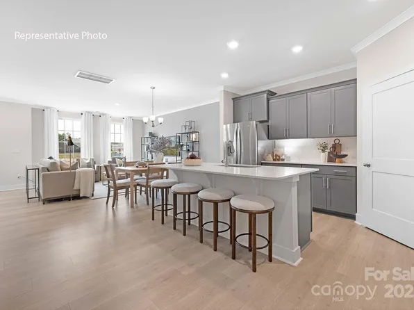 2008 Harlequin Dr, Indian Trail, NC 28079