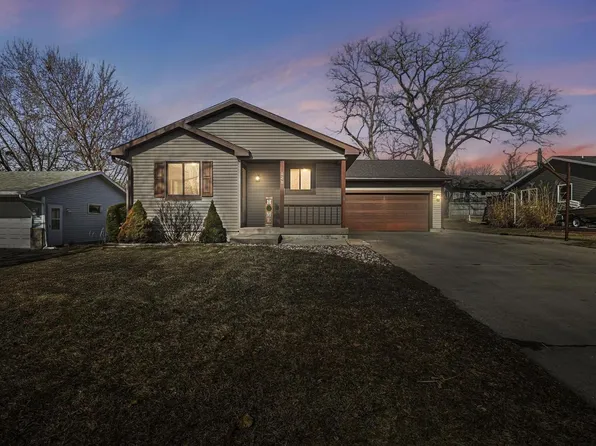 305 Meadow Lane, Poynette, WI 53955