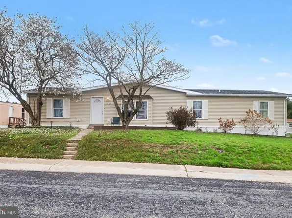 11 Heather Dr, Carlisle, PA 17013