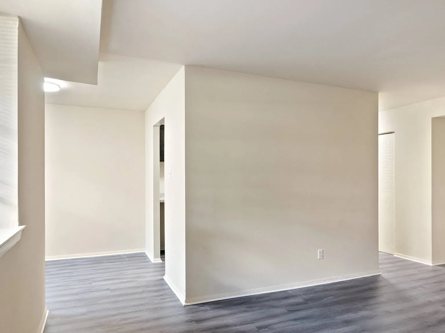 Pebble Hill Apartments — Photo 3