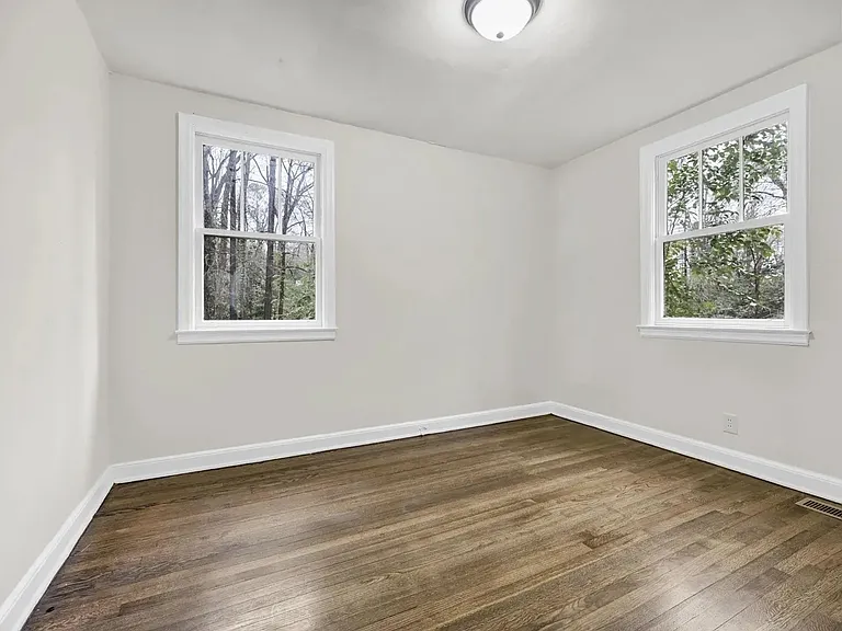 322 Glenn Ave — Photo 7