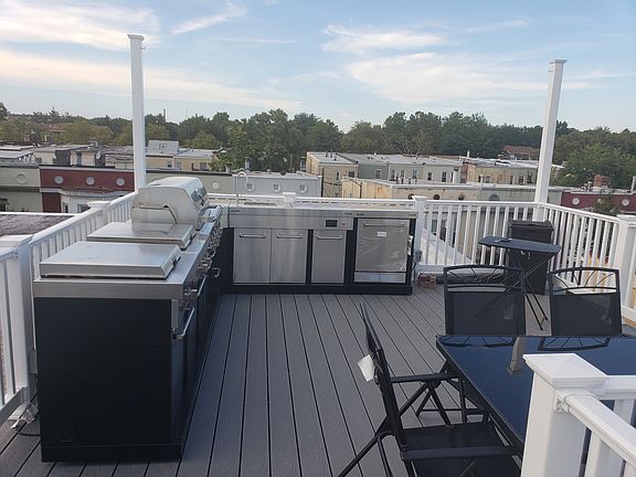 Rooftop deck - kitchen