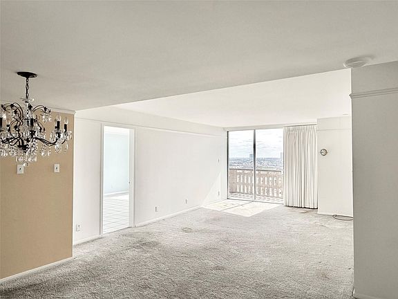 3rd image of 2016 Main St APT 1814