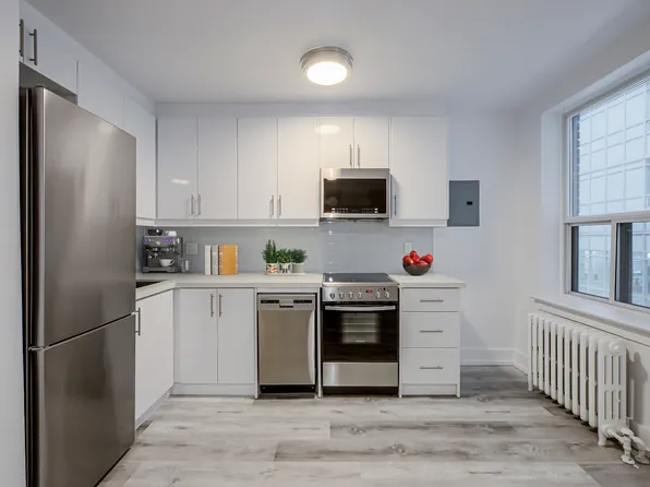 196 Eglinton Avenue East